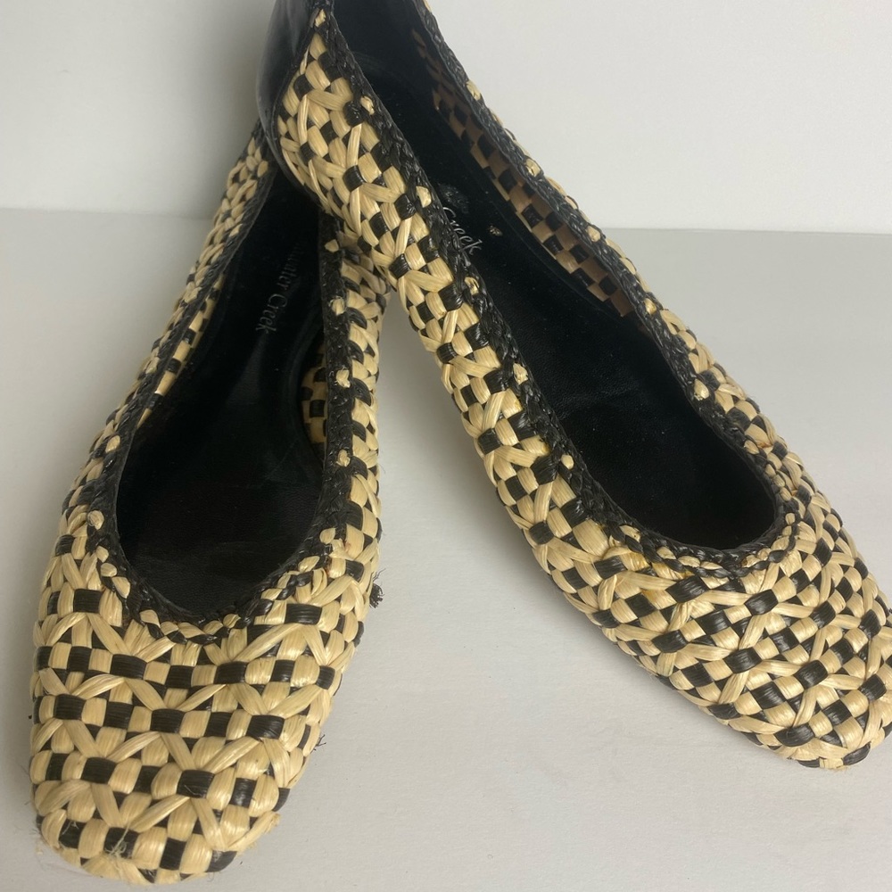 COLDWATER CREEK Beige/Black Flats Size 10M